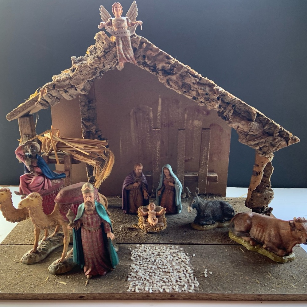 Nativity Scene with Figurines